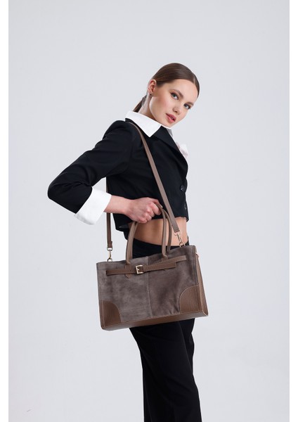 %100 Hakiki Süet Deri Fermuar Kapama ve Uzun Askı Detaylı Kadın El ve Omuz Çantası