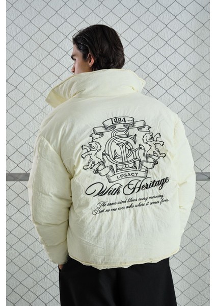 Nakışlı Şişme Ekru Mont fırsatları