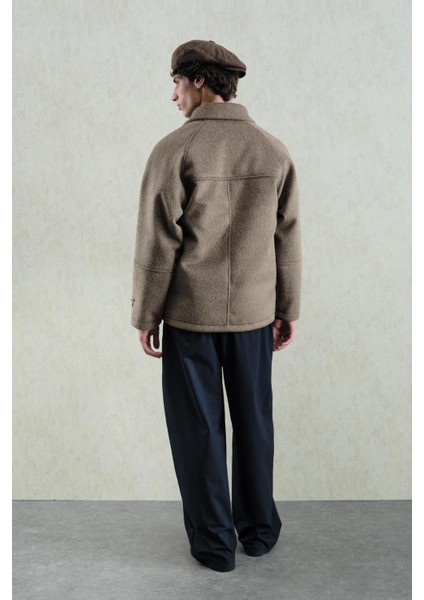 Gold Düğmeli Kısa Kahverengi Kaşe Kaban fırsatları