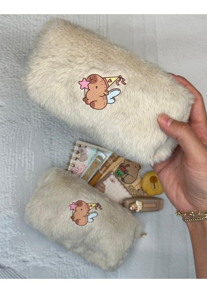 Tatlı Melek Capybara Pofuduk Peluş Çanta / Kalemlik / Toparlayıcı / Kalem Kutu