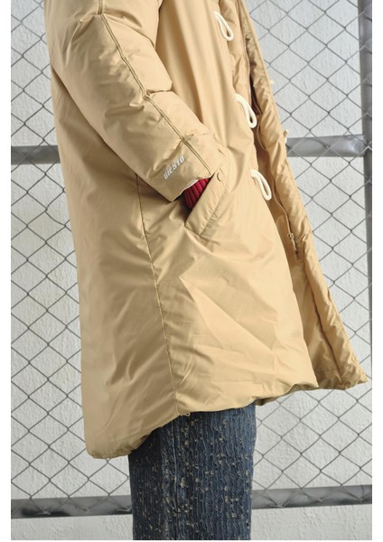 Kapüşonlu Uzun Şişme Bej Mont fırsatları