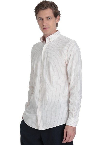Krem Comfort Fit Çizgili Düğmeli Yaka Pamuk-Keten Uzun Kollu Gömlek