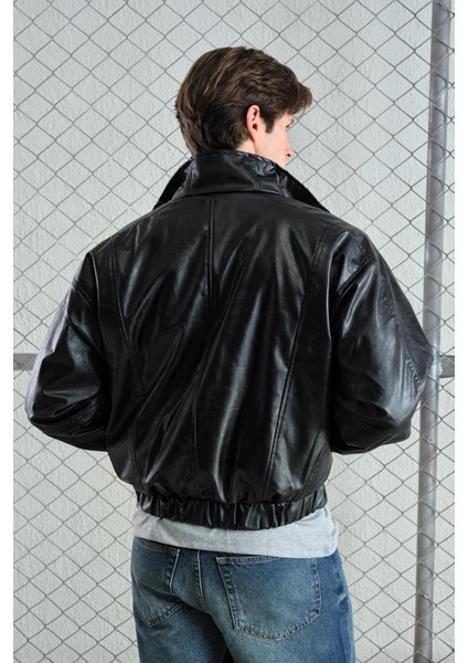 Kabartma Logolu Parçalı Siyah Deri Ceket modelleri