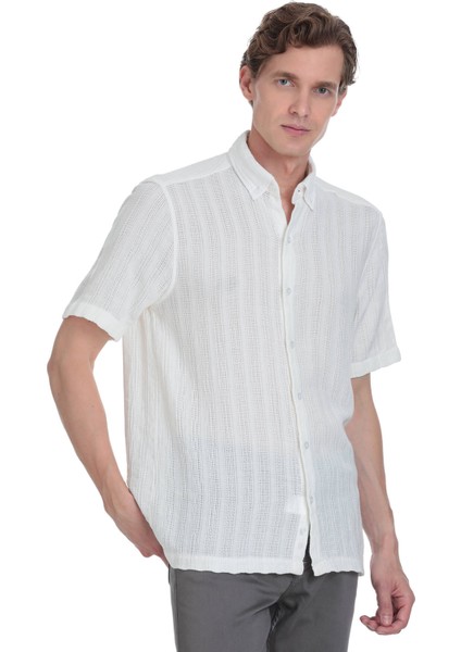 Beyaz Comfort Fit Düğmeli Yaka Kısa Kollu Pamuk Gömlek