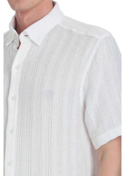 Beyaz Comfort Fit Düğmeli Yaka Kısa Kollu Pamuk Gömlek fırsatları