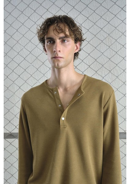 Metal Çıtçıtlı Uzun Kollu Taba T-Shırt indirimleri