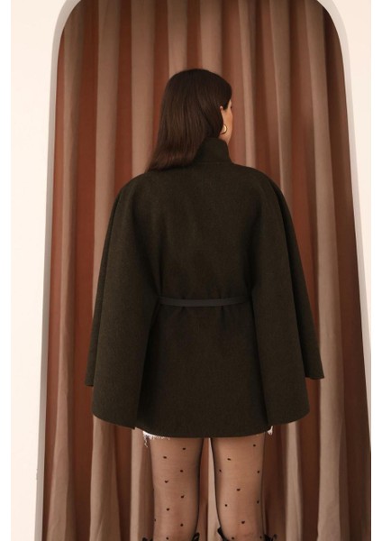 Kemerli Dokulu Kaşe Kumaş Panço