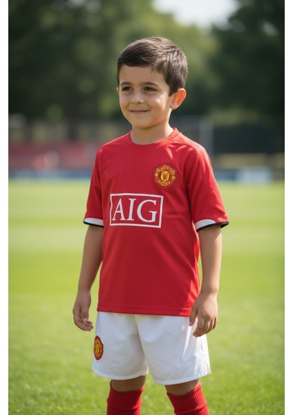 Manchester United Ronaldo Kırmızı T-Shirt Şortlu Halı Saha Forma