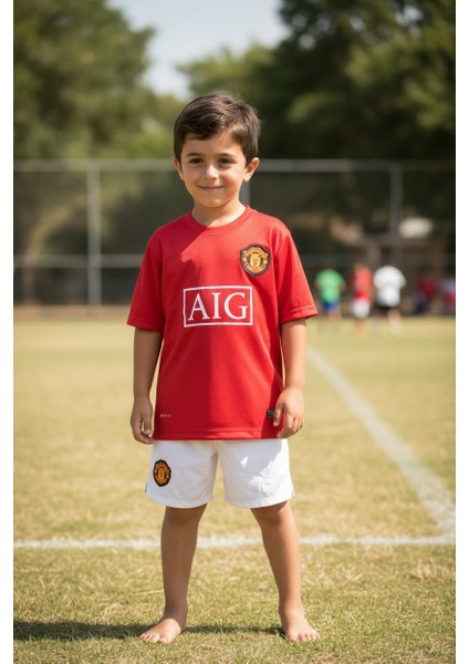 Manchester United Ronaldo Kırmızı T-Shirt Şortlu Halı Saha Forma fiyatları