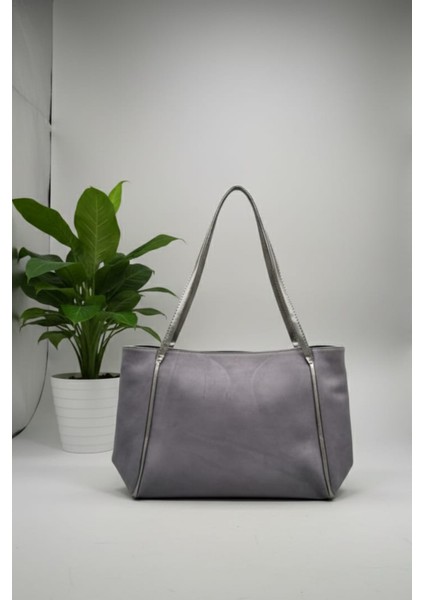 Kadın Büyük Boy Çıt Çıt Kapamalı Süet Kol ve Omuz Çift Saplı Çanta