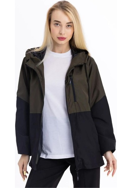İçi Astarlı Su ve Rüzgar Geçirmez Cepli Kadın Yağmurluk