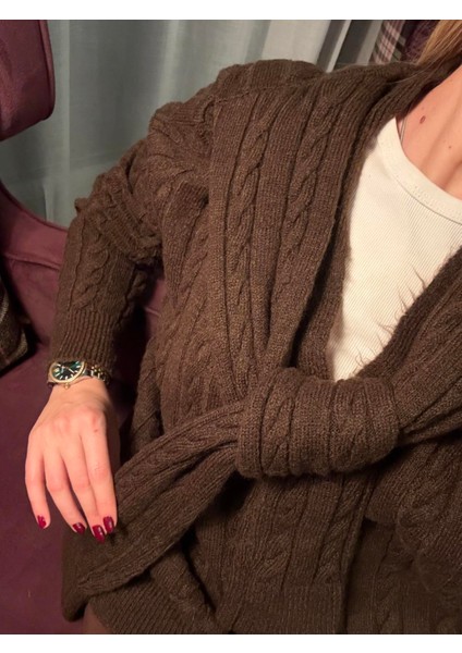 Kahve Atkılı Saç Örgüsü Hırka