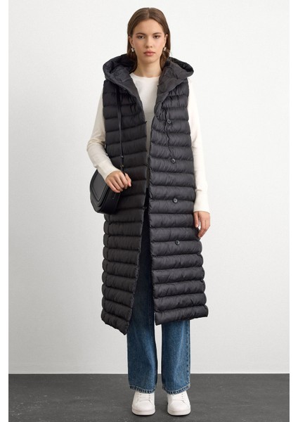 Kapüşonlu Düğme Kapamalı Uzun Şişme Yelek SİYAH 8228