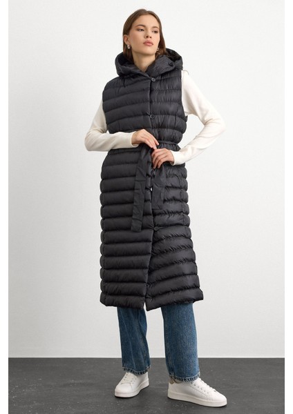 Kapüşonlu Düğme Kapamalı Uzun Şişme Yelek SİYAH 8228 fiyatları