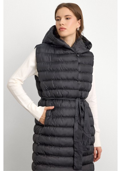 Kapüşonlu Düğme Kapamalı Uzun Şişme Yelek SİYAH 8228 fırsatları