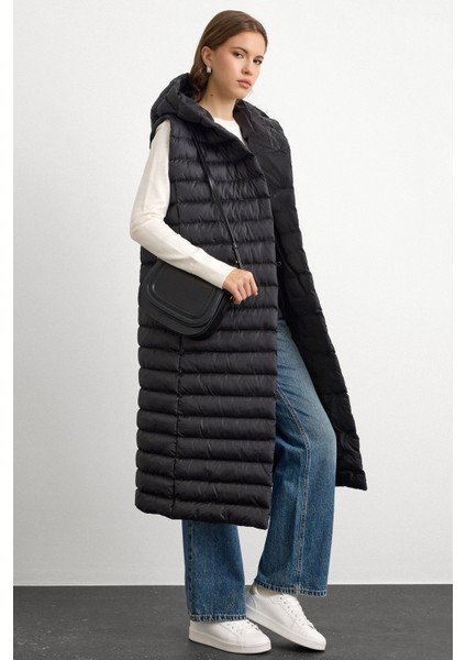 Kapüşonlu Düğme Kapamalı Uzun Şişme Yelek SİYAH 8228