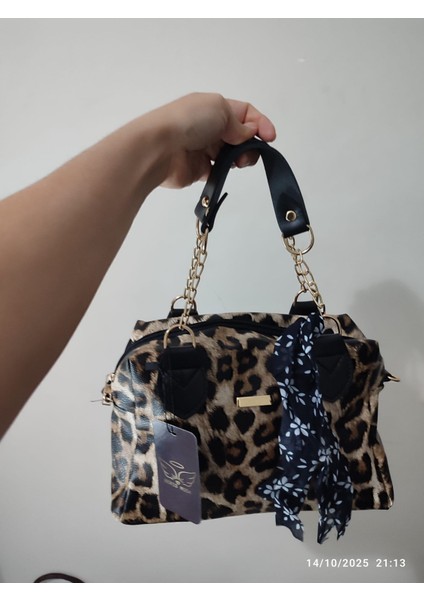 Kadın Deri Altin Zincir Detaylı Lux El Omuz Çanta 20X30CM
