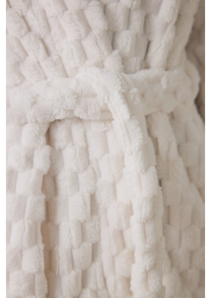 Kırık Beyaz Dreamy Fluffy Kuşaklı Sabahlık modelleri