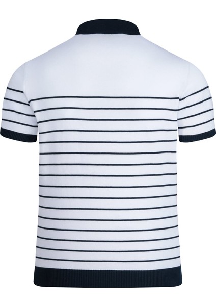 Beyaz Regular Fit Apaş Yaka Pamuklu Tişört modelleri