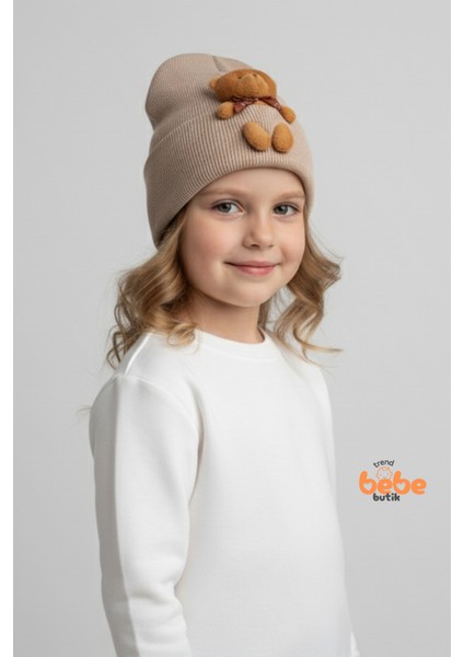 Peluş Ayıcık Detaylı Kız Çocuk Triko Bere – Yumuşak Triko Kışlık Şapka | Pamuklu Örgü Beanie Modeli