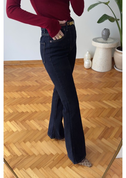 Marka Model Ispanyol Jean- Koyu Lacivert fiyatları