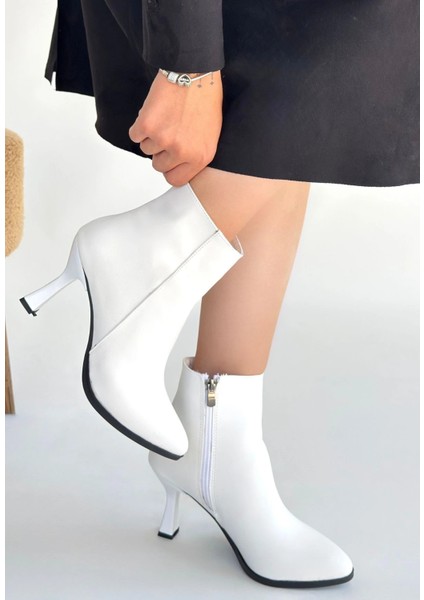 Mişha Beyaz Cilt Topuklu Bot modelleri