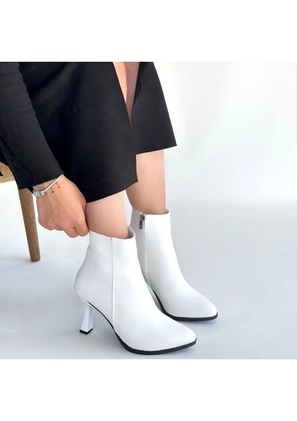 Mişha Beyaz Cilt Topuklu Bot fırsatları