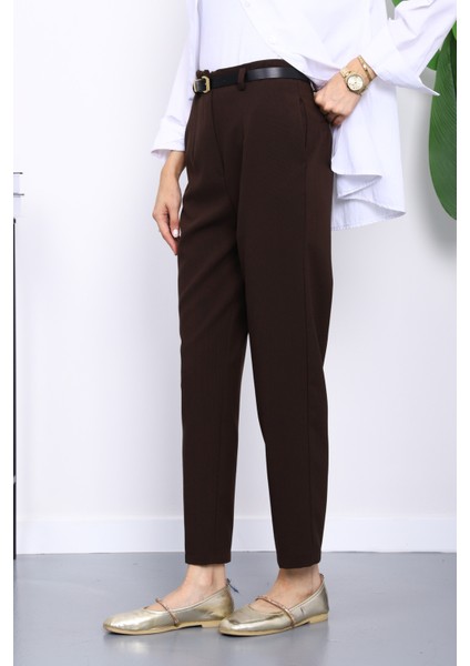 Kahverengi Kemerli Önü Pensli Havuç Kumaş Pantolon fiyatları