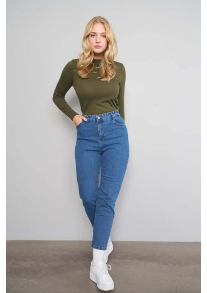 Ara Mavi Kadın Boyfriend Kot Pantolon – Rahat Kesim, Yüksek Bel, Günlük Şehir Şıklığı