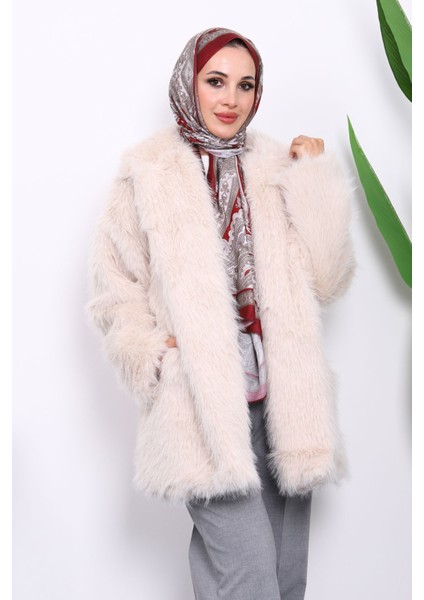 Taş Astarlı Kısa Kürk Kaban