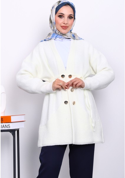 Ekru Cep Detaylı Yumoş Triko Hırka