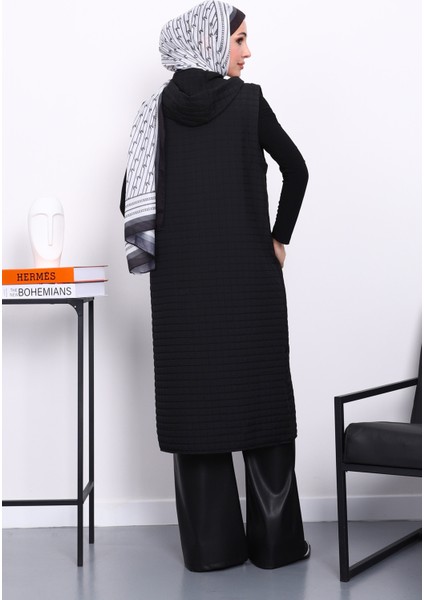 Siyah Kapitone Fermuarlı Kapşonlu Yelek fırsatları