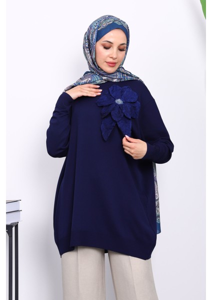 Lacivert Soğuk İplik Çiçek Detaylı Triko Tunik