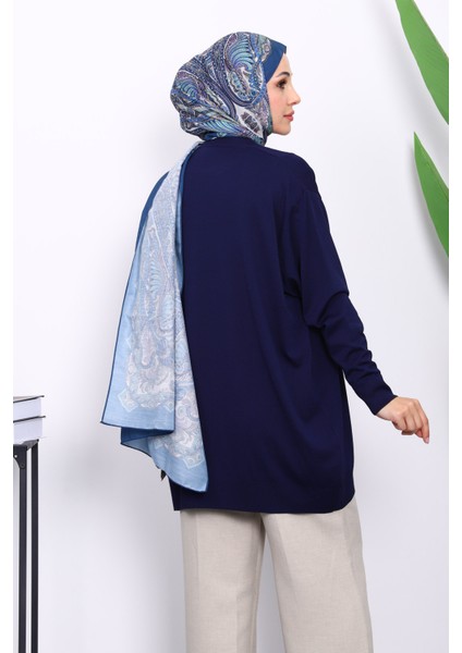 Lacivert Soğuk İplik Çiçek Detaylı Triko Tunik fırsatları