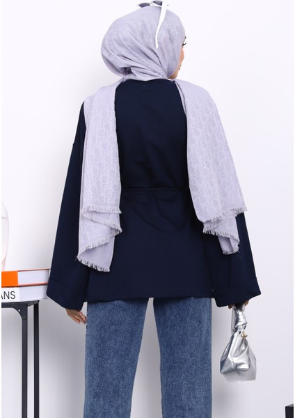 Lacivert Dikiş Detaylı Yanları Yırtmaçlı Sweatshirt fırsatları