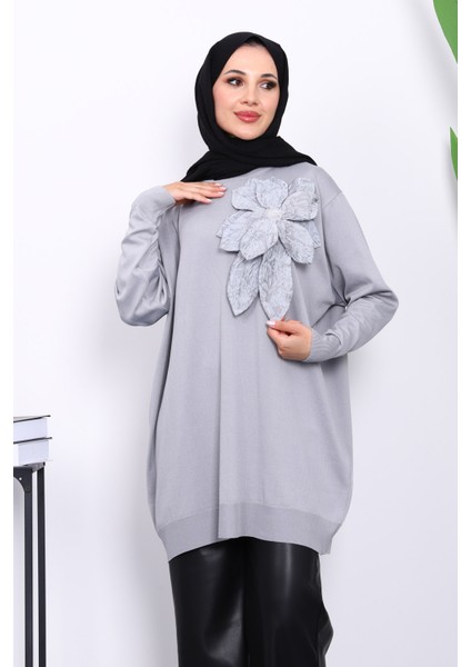 Gri Soğuk İplik Çiçek Detaylı Triko Tunik