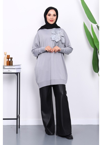 Gri Soğuk İplik Çiçek Detaylı Triko Tunik fiyatları