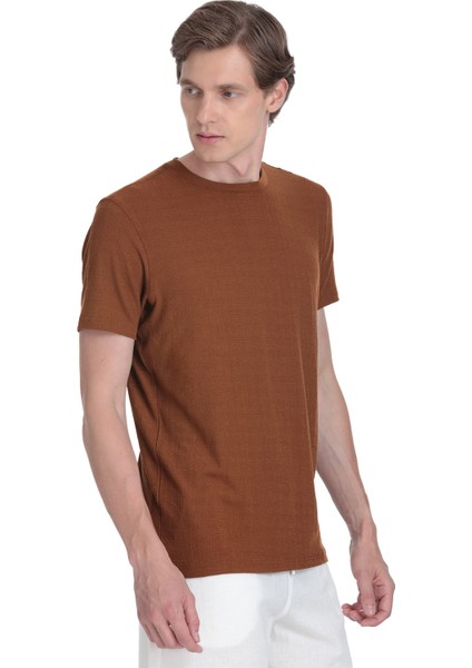 Kahverengi Regular Fit Bisiklet Yaka Tişört