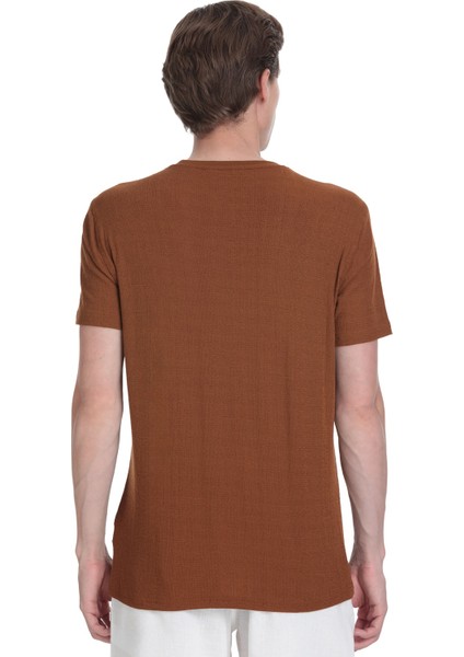 Kahverengi Regular Fit Bisiklet Yaka Tişört indirimleri