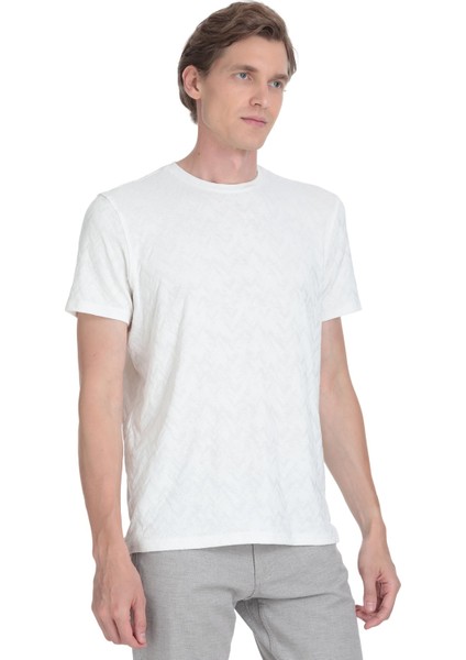 Beyaz Regular Fit Bisiklet Yaka Tişört