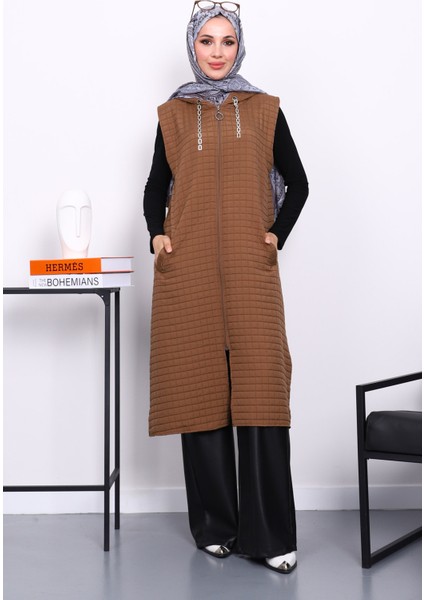 Kahverengi Kapitone Fermuarlı Kapşonlu Yelek