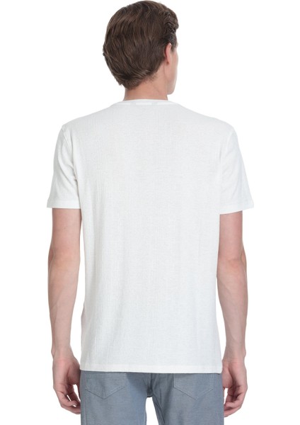 Beyaz Regular Fit Bisiklet Yaka Tişört indirimleri