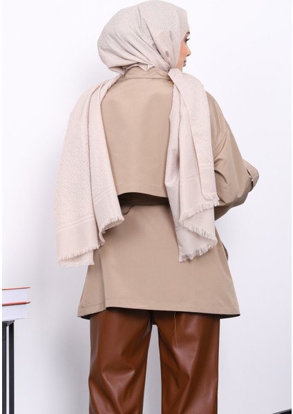 Vizon Kruvaze Yaka Astarlı Kısa Trençkot fırsatları