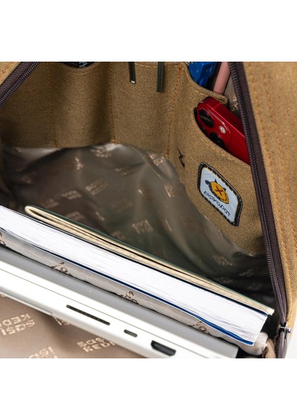 Hardal Küçük Prens Desenli Üçgen Laptop & Sırt Çantası indirimleri