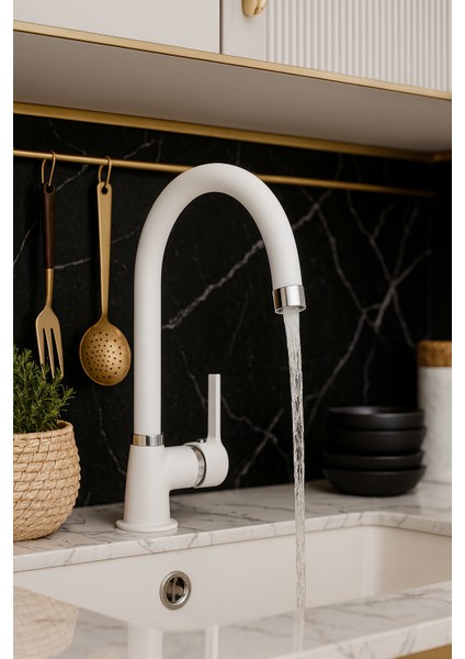 Beyaz Krom Delta Mutfak Eviye Bataryası Sıcak Soğuk Girişli - 2 Yıl Garantili modelleri