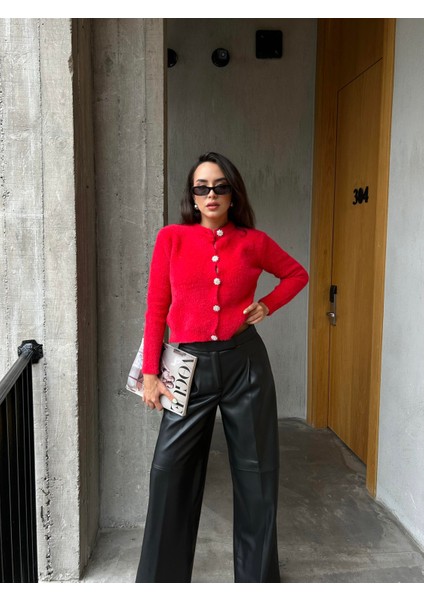 Kadın Kırmızı Yumuşak Dokulu Hırka Taşlı Düğme Detaylı 5559