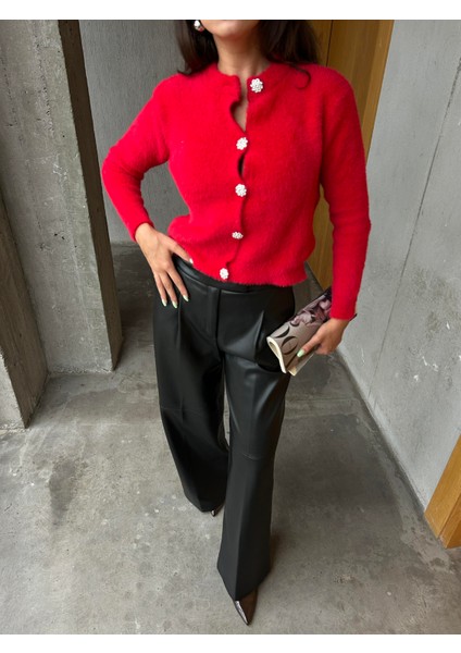 Kadın Kırmızı Yumuşak Dokulu Hırka Taşlı Düğme Detaylı 5559