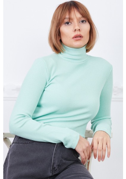 Kadın Pamuklu Balıkçı Yaka Kaşkorse Şardonlu Fitilli Slimfit Kazak Body Standart modelleri