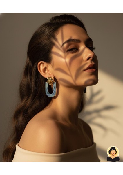 Aslan Başlı Gold Akrilik U Form Sallantılı Küpe modelleri