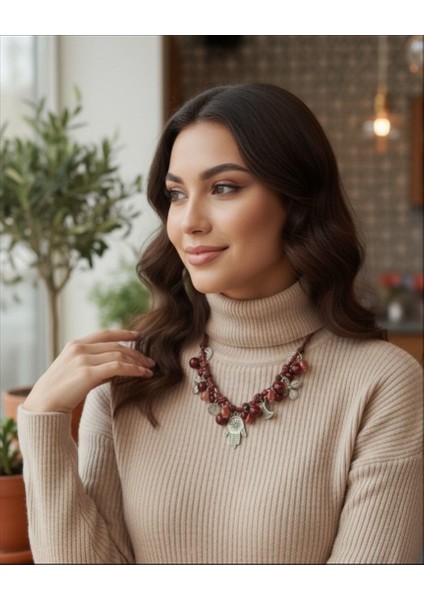 Bohem Tarzı Kırımızı Boncuklu Charm Detaylı Kolye modelleri